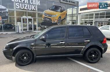 Хетчбек Volkswagen Golf 2003 в Харкові