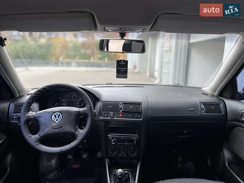 Хетчбек Volkswagen Golf 2003 в Харкові