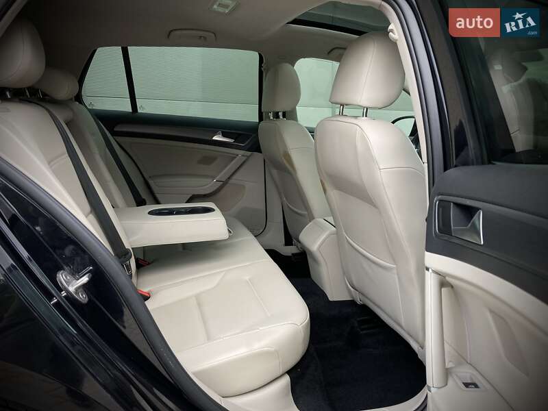 Хэтчбек Volkswagen Golf 2019 в Киеве фото 11 Хэтчбек Volkswagen Golf 2019 в Киеве