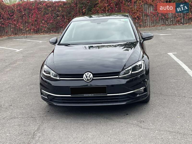 Хэтчбек Volkswagen Golf 2020 в Днепре