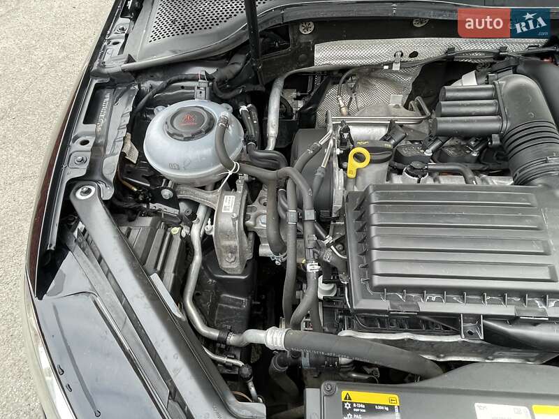 Хэтчбек Volkswagen Golf 2020 в Днепре