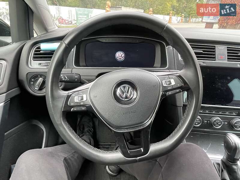 Хэтчбек Volkswagen Golf 2020 в Днепре