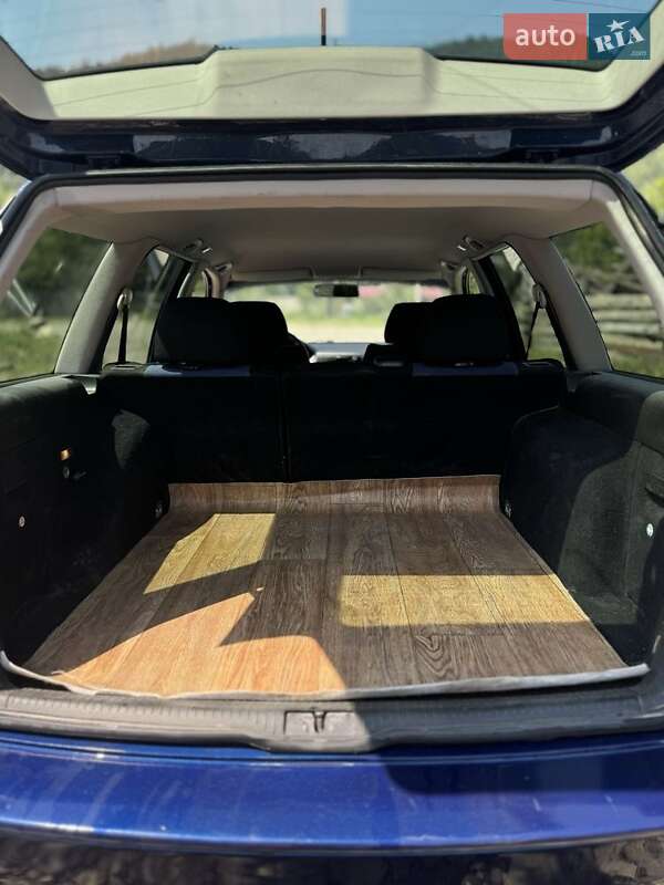 Універсал Volkswagen Golf 2001 в Івано-Франківську