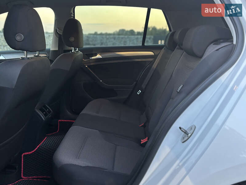 Хэтчбек Volkswagen Golf 2013 в Ужгороде фото 8 Хэтчбек Volkswagen Golf 2013 в Ужгороде