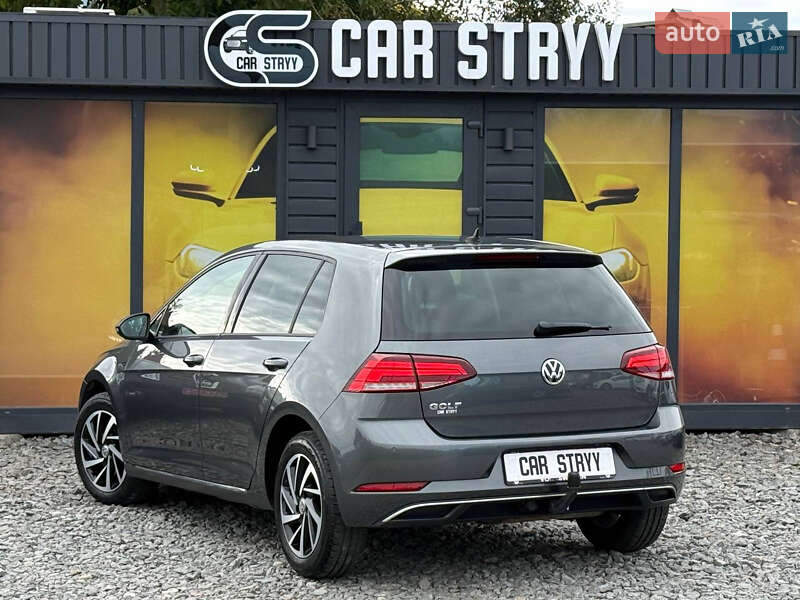 Хетчбек Volkswagen Golf 2018 в Стрию