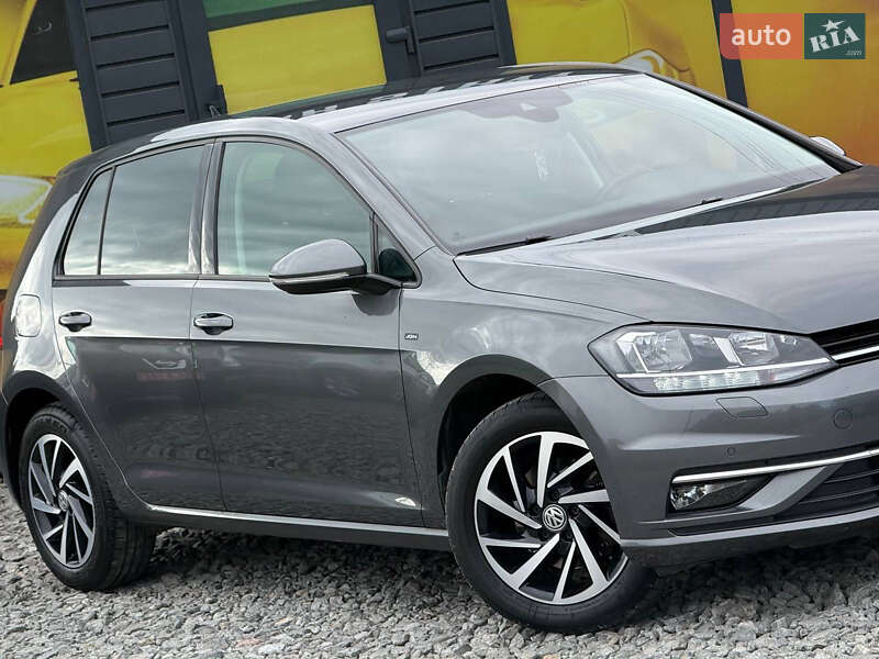 Хетчбек Volkswagen Golf 2018 в Стрию