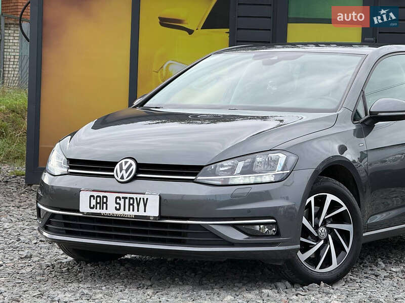 Хетчбек Volkswagen Golf 2018 в Стрию