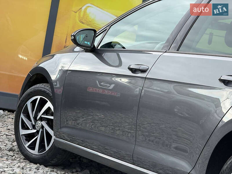 Хетчбек Volkswagen Golf 2018 в Стрию