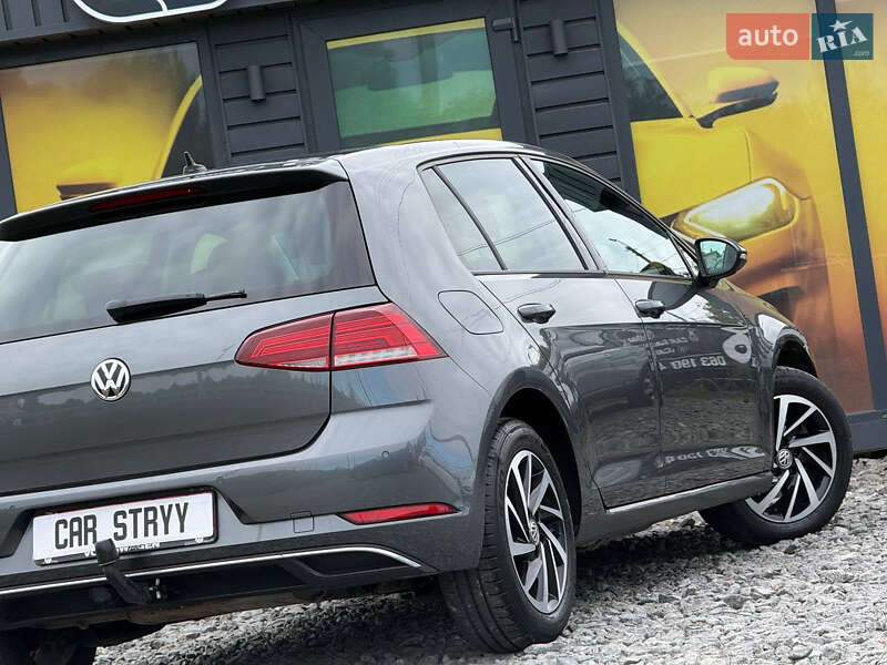 Хетчбек Volkswagen Golf 2018 в Стрию