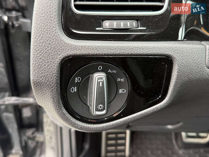 Хетчбек Volkswagen Golf 2018 в Стрию