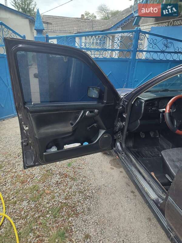 Хэтчбек Volkswagen Golf 1994 в Каменец-Подольском