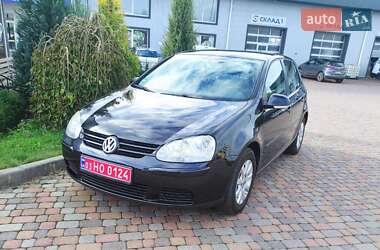 Хетчбек Volkswagen Golf 2006 в Сарнах