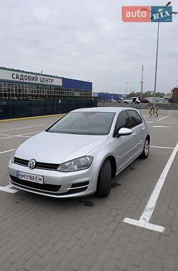Хетчбек Volkswagen Golf 2014 в Сумах