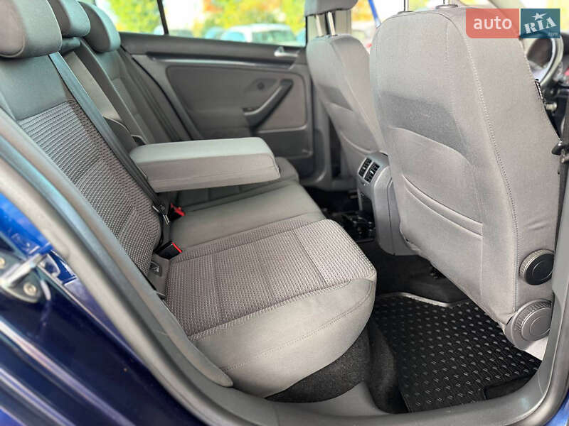 Хэтчбек Volkswagen Golf 2008 в Дрогобыче