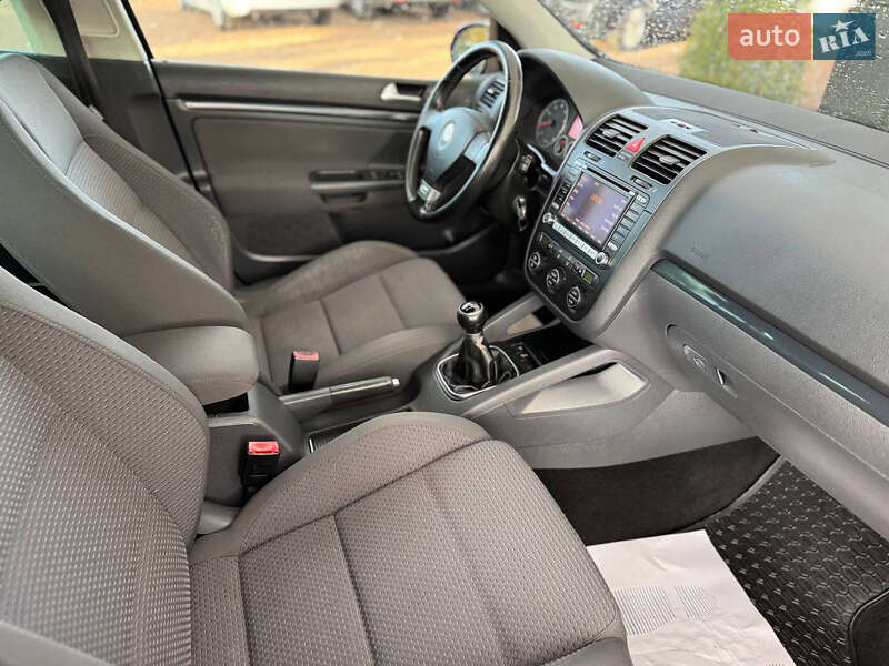 Хэтчбек Volkswagen Golf 2008 в Дрогобыче