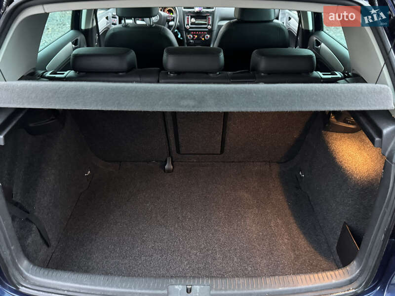 Хетчбек Volkswagen Golf 2010 в Дрогобичі