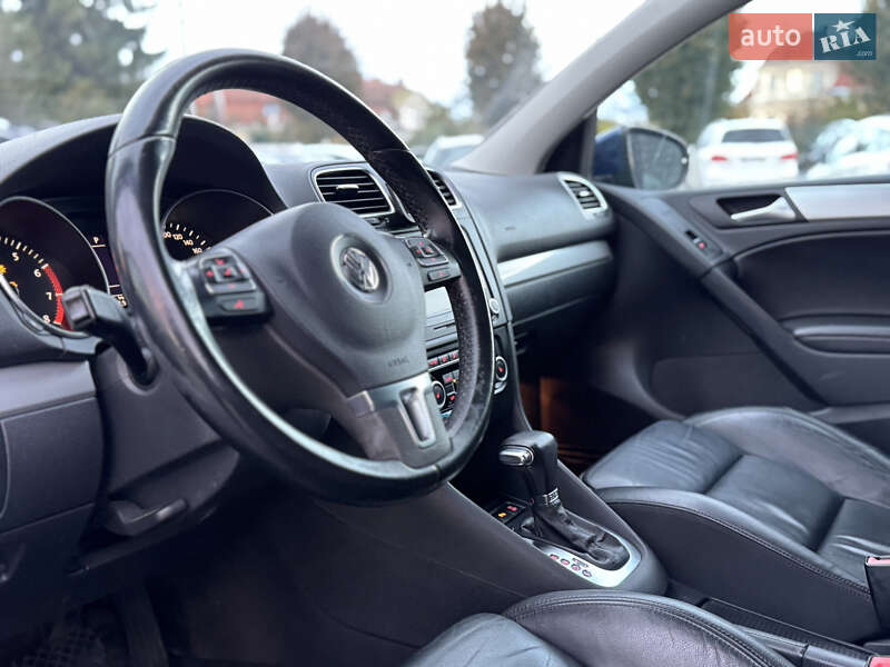 Хетчбек Volkswagen Golf 2010 в Дрогобичі