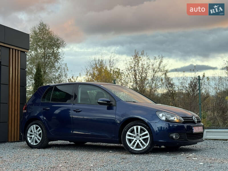 Хетчбек Volkswagen Golf 2010 в Дрогобичі