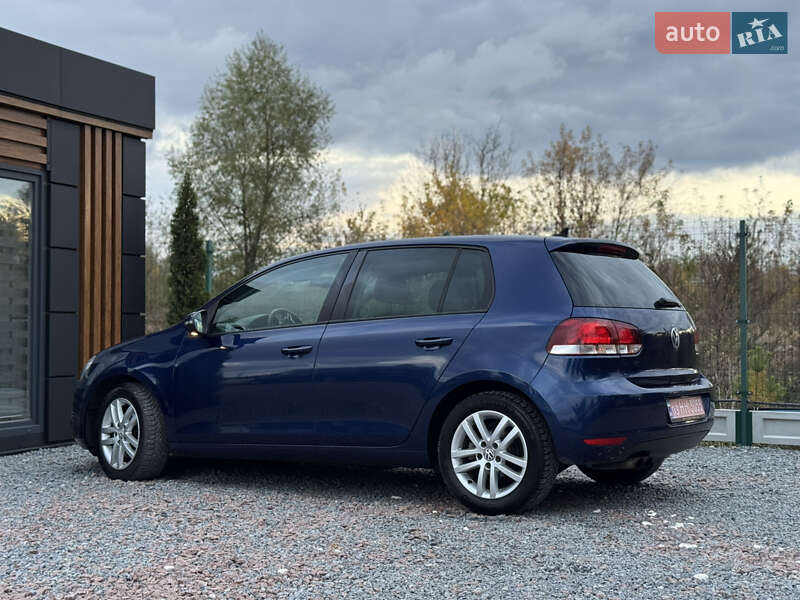 Хетчбек Volkswagen Golf 2010 в Дрогобичі