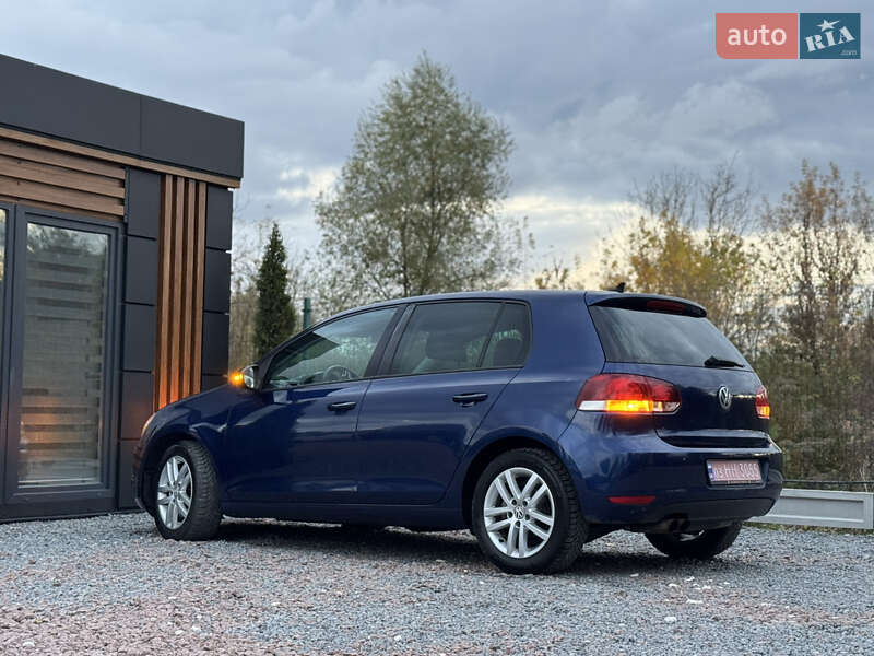 Хетчбек Volkswagen Golf 2010 в Дрогобичі