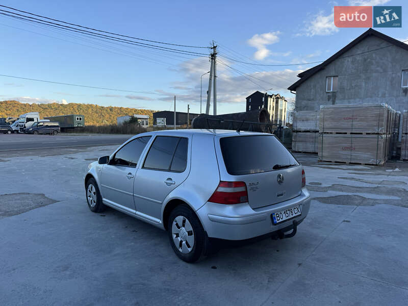 Хетчбек Volkswagen Golf 2003 в Тернополі