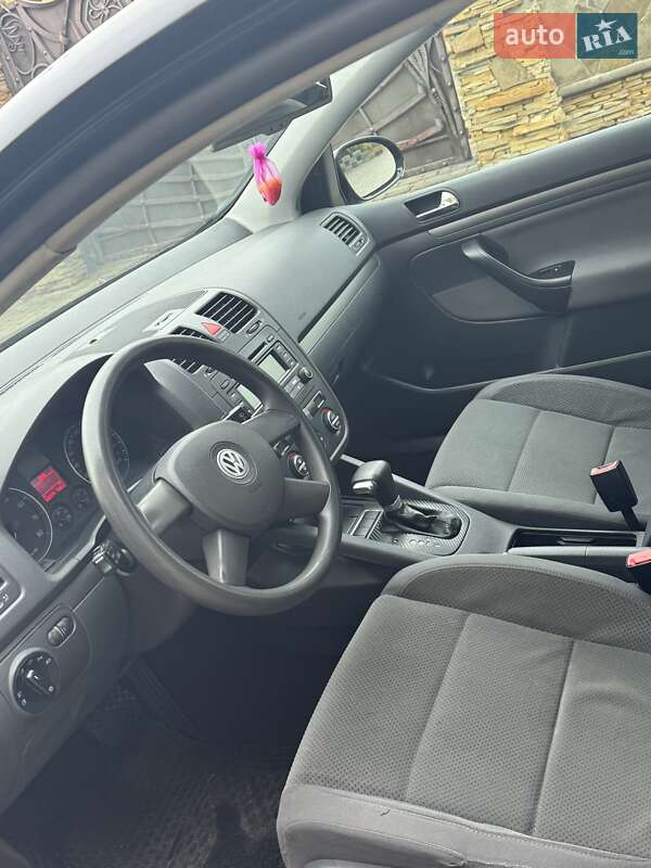 Хэтчбек Volkswagen Golf 2004 в Ивано-Франковске