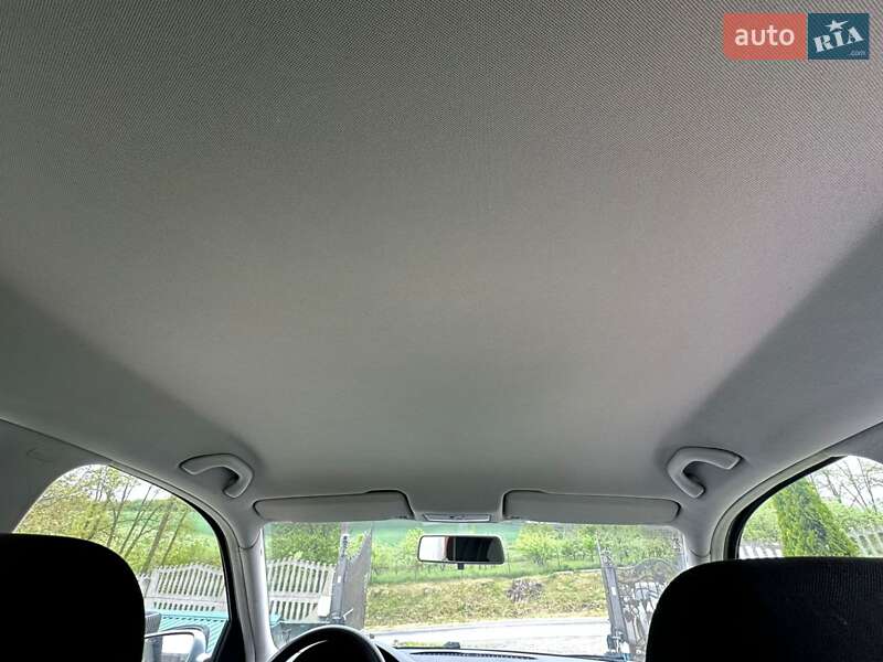 Универсал Volkswagen Golf 2003 в Бучаче фото 35 Универсал Volkswagen Golf 2003 в Бучаче