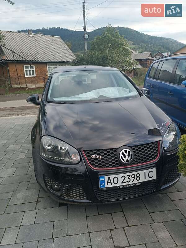 Хэтчбек Volkswagen Golf 2003 в Межгорье фото 12 Хэтчбек Volkswagen Golf 2003 в Межгорье