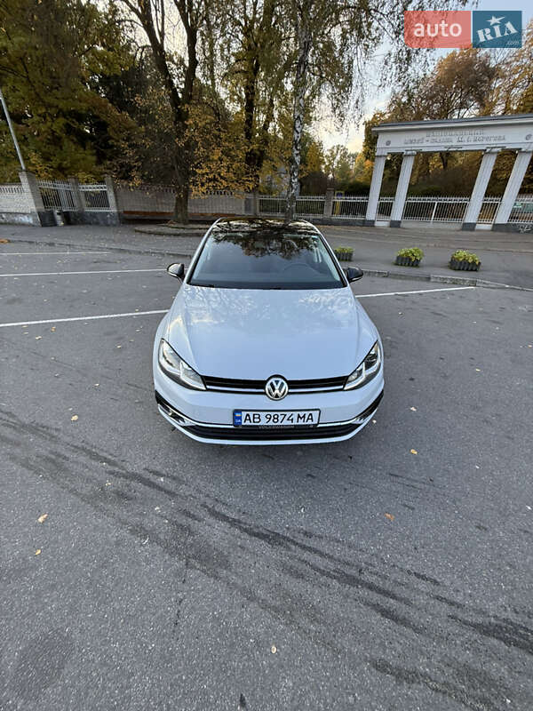 Хэтчбек Volkswagen Golf 2020 в Виннице