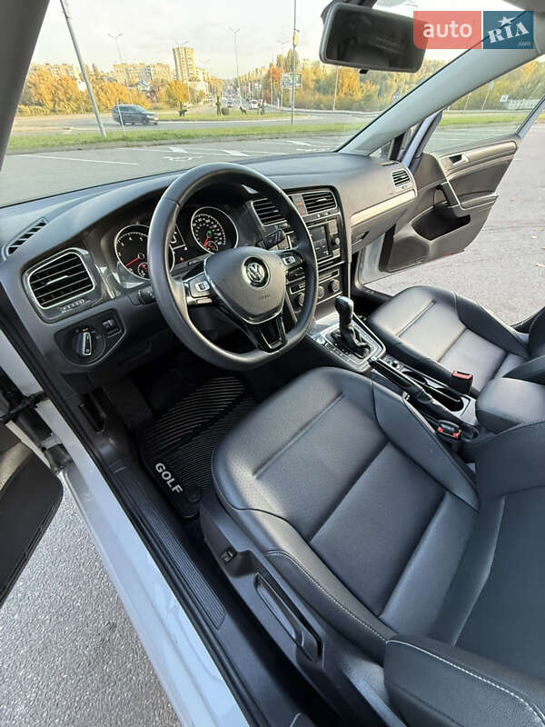 Хэтчбек Volkswagen Golf 2020 в Виннице