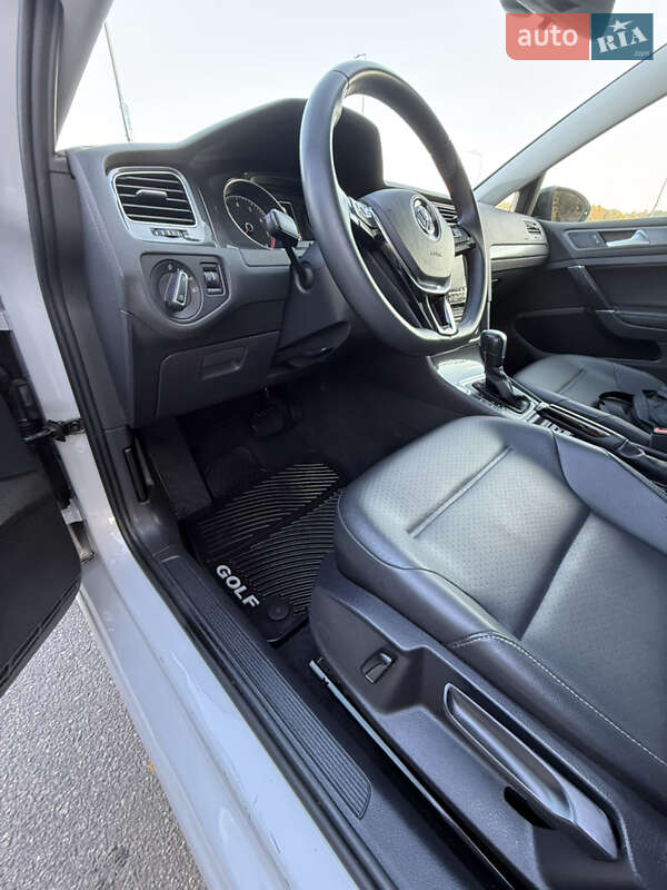 Хэтчбек Volkswagen Golf 2020 в Виннице