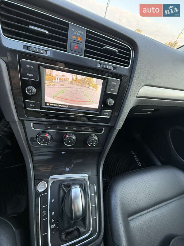 Хэтчбек Volkswagen Golf 2020 в Виннице