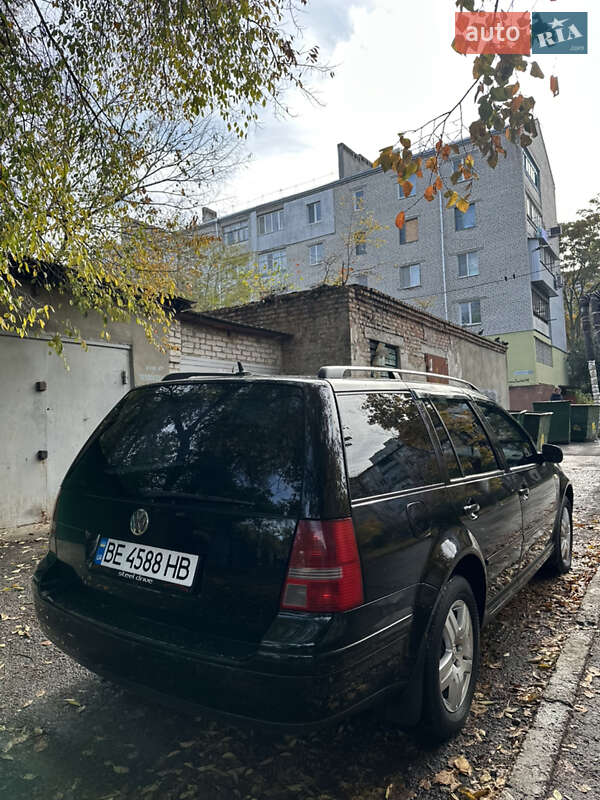 Універсал Volkswagen Golf 2003 в Миколаєві