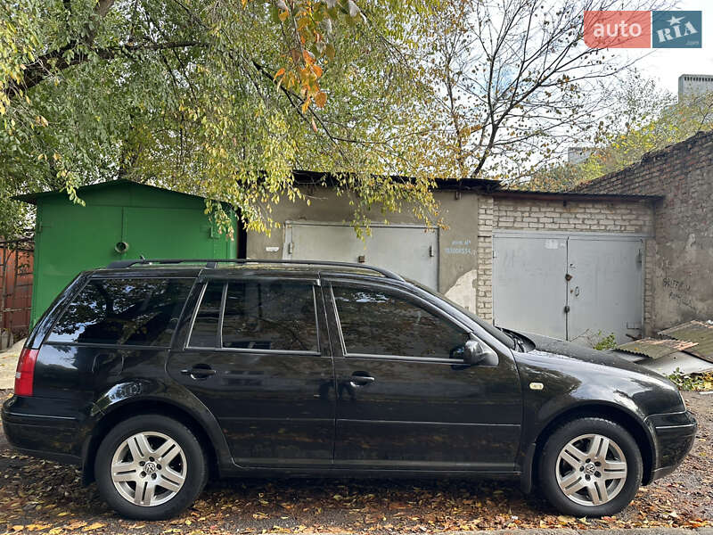 Універсал Volkswagen Golf 2003 в Миколаєві