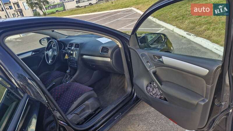 Хэтчбек Volkswagen Golf 2011 в Житомире