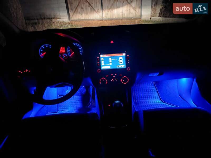 Хэтчбек Volkswagen Golf 2006 в Чернигове фото 6 Хэтчбек Volkswagen Golf 2006 в Чернигове