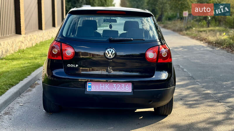 Хэтчбек Volkswagen Golf 2005 в Полтаве