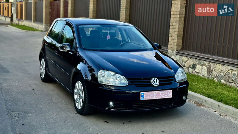 Хэтчбек Volkswagen Golf 2005 в Полтаве