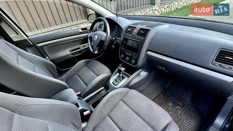 Хэтчбек Volkswagen Golf 2005 в Полтаве