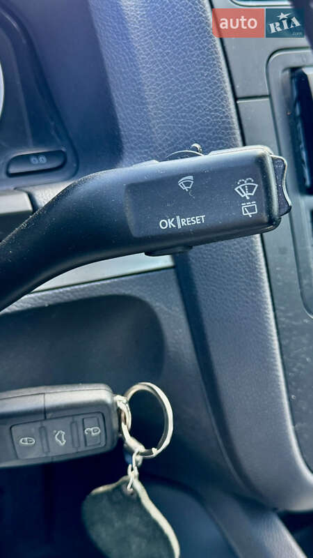 Хэтчбек Volkswagen Golf 2005 в Полтаве