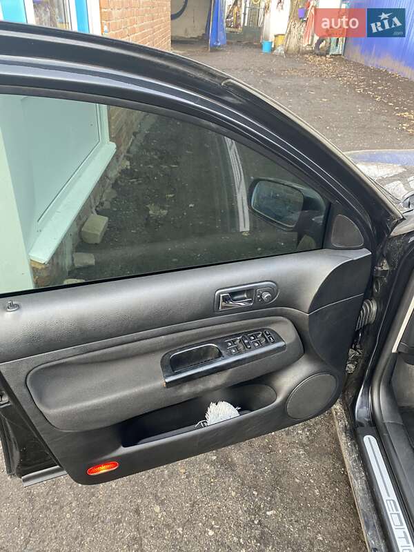 Хетчбек Volkswagen Golf 2000 в Сумах