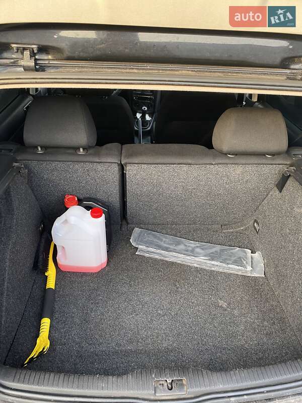 Хетчбек Volkswagen Golf 2000 в Сумах