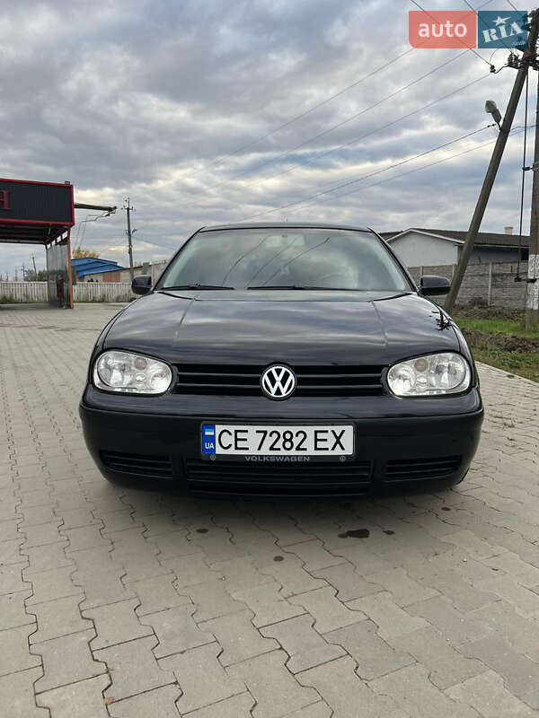 Volkswagen Golf 2003