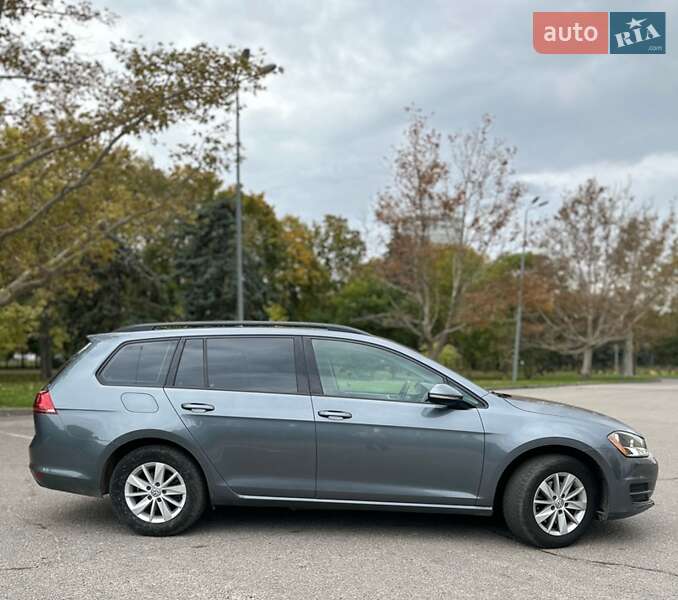 Универсал Volkswagen Golf 2015 в Одессе