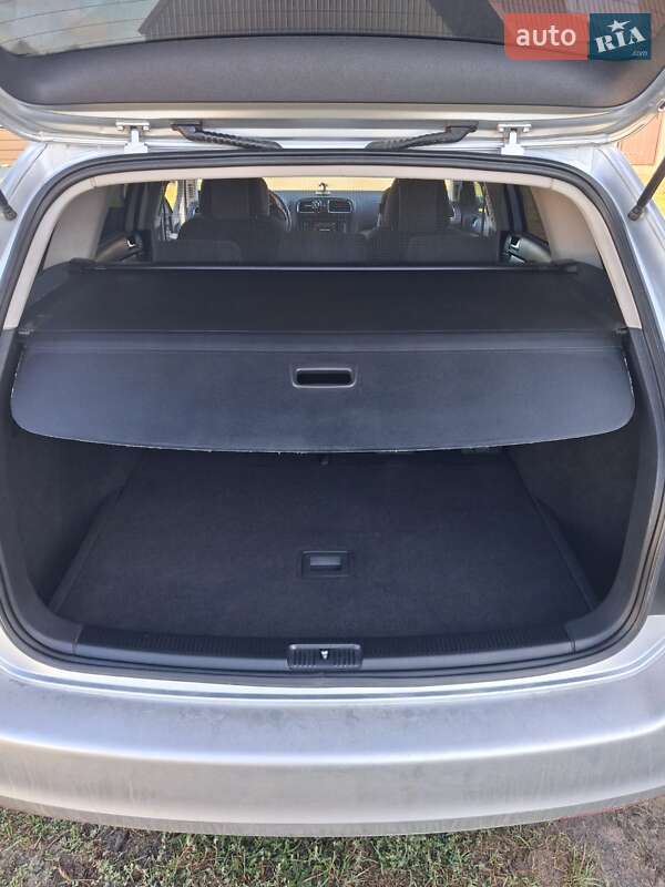 Универсал Volkswagen Golf 2011 в Сарнах