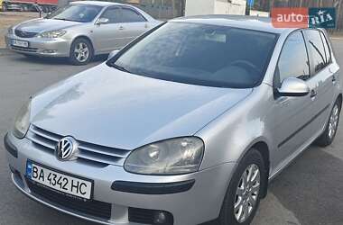 Хэтчбек Volkswagen Golf 2004 в Кропивницком