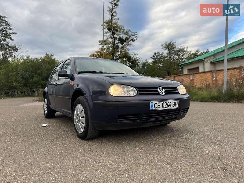 Хетчбек Volkswagen Golf 1998 в Чернівцях