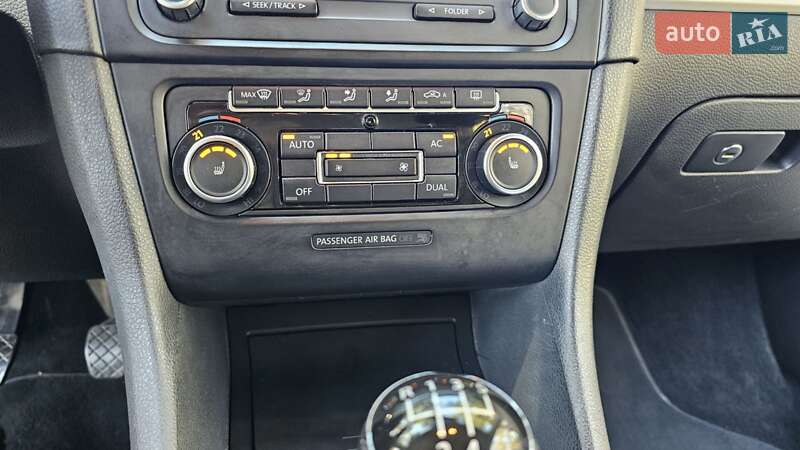 Универсал Volkswagen Golf 2011 в Чернигове