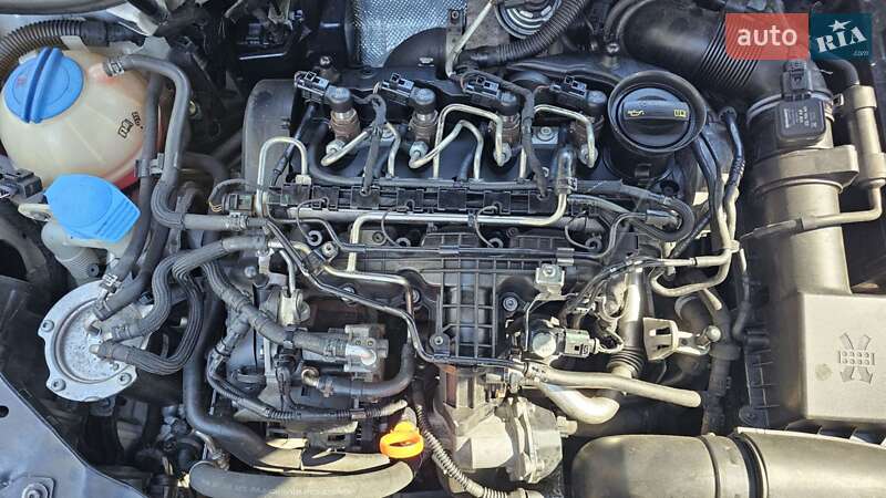 Универсал Volkswagen Golf 2011 в Чернигове
