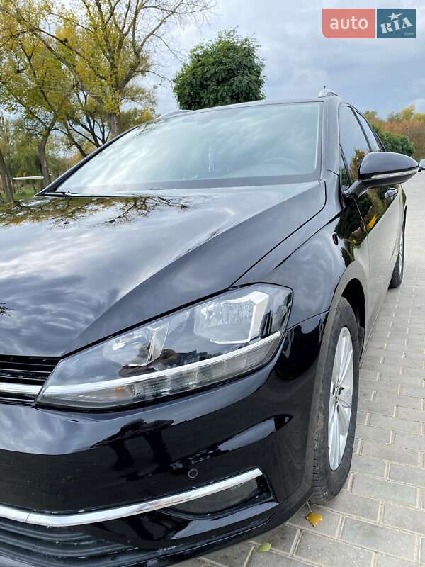 Универсал Volkswagen Golf 2018 в Умани